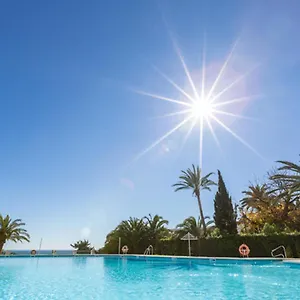https://la-roca-chica.hotelsinnerja.org